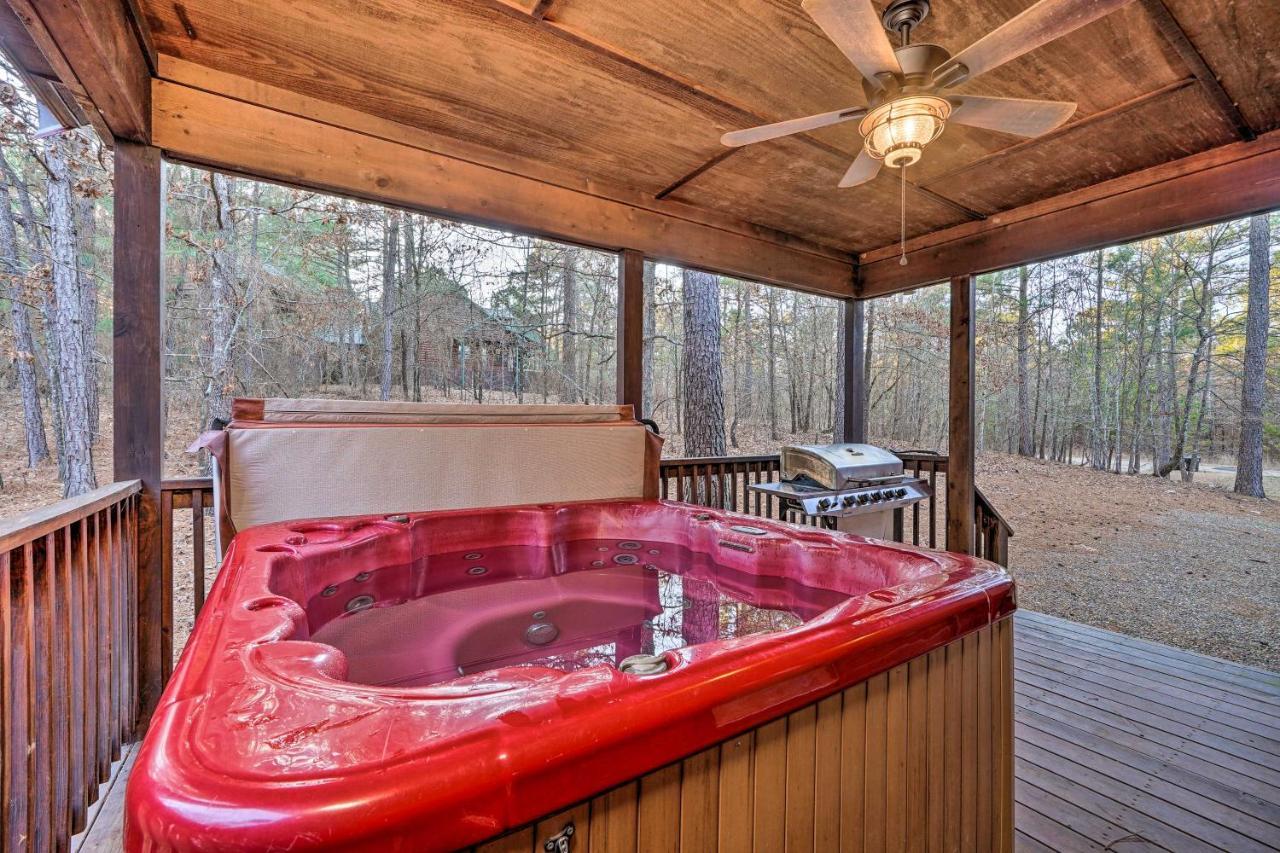 Broken Bow Cabin With Deck, Hot Tub And Fire Pit! Экстерьер фото