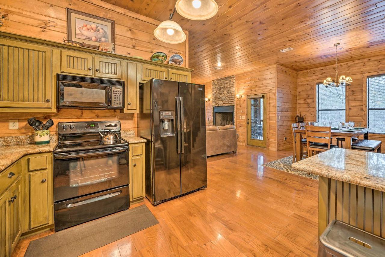 Broken Bow Cabin With Deck, Hot Tub And Fire Pit! Экстерьер фото