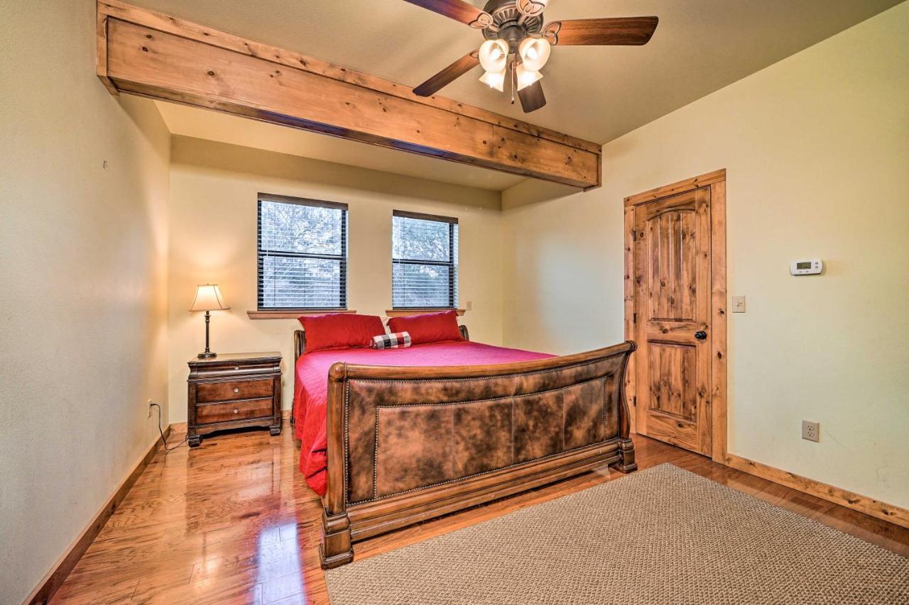 Broken Bow Cabin With Deck, Hot Tub And Fire Pit! Экстерьер фото